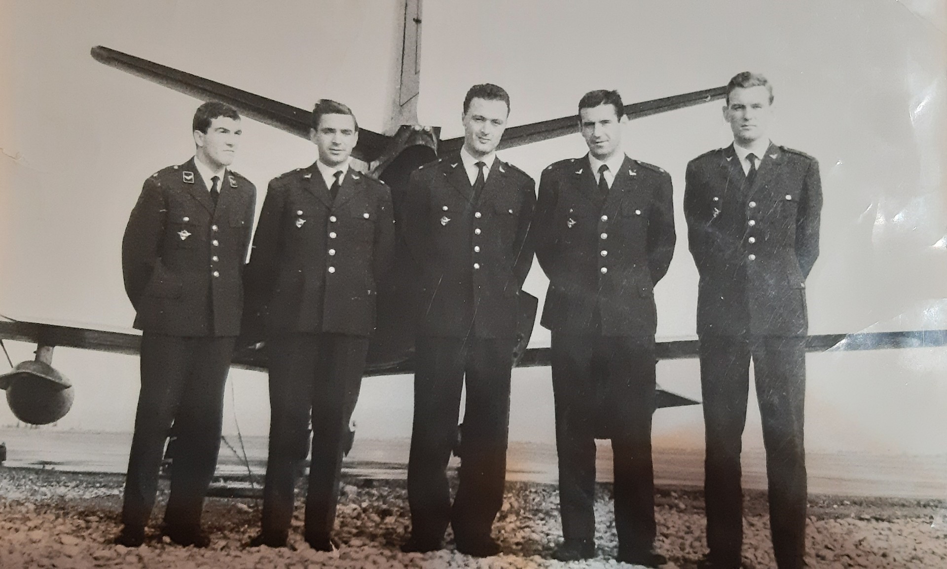 Ljubomir Bajić s kolegi na letališču Titograd, 1965