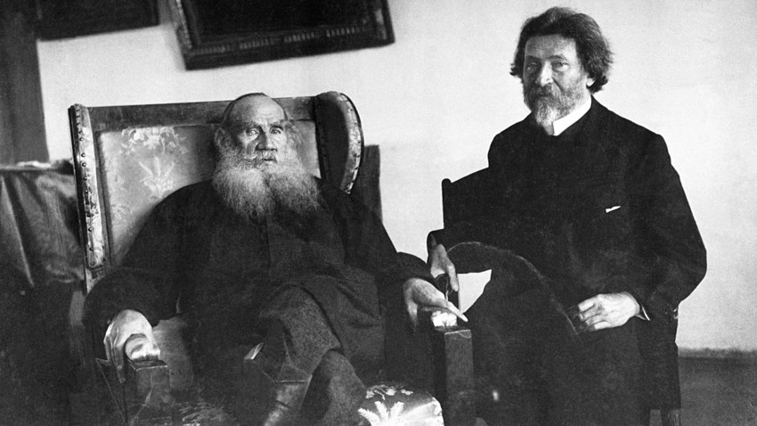 Ruski pisac Lav Tolstoj i slikar Ilja Rjepin u Jasnoj Poljani
