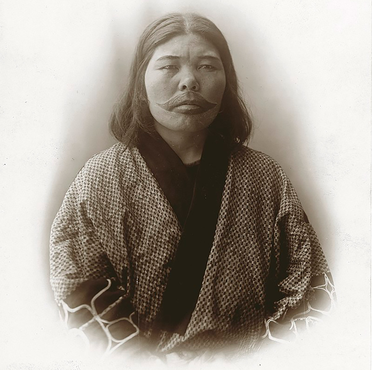 Žena iz naroda Ainu

