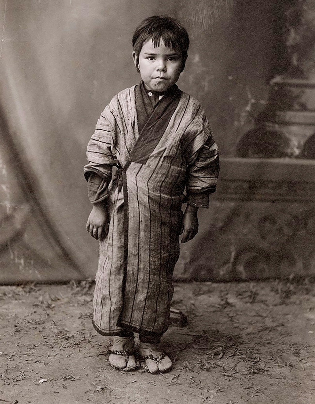 Dijete iz naroda Ainu.

