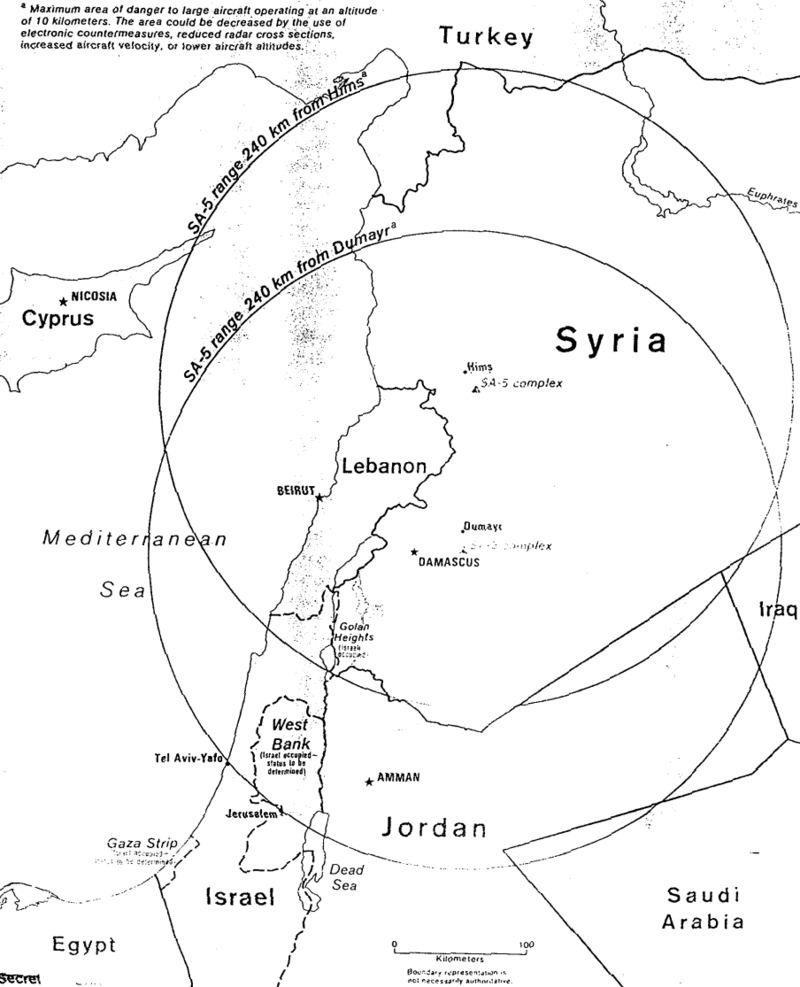 Тајна карта ЦИА: радијус дејства система С-200 који су размештени у провинцији Хомс и аеродрому Думајир у односу на Сирију и суседне земље.