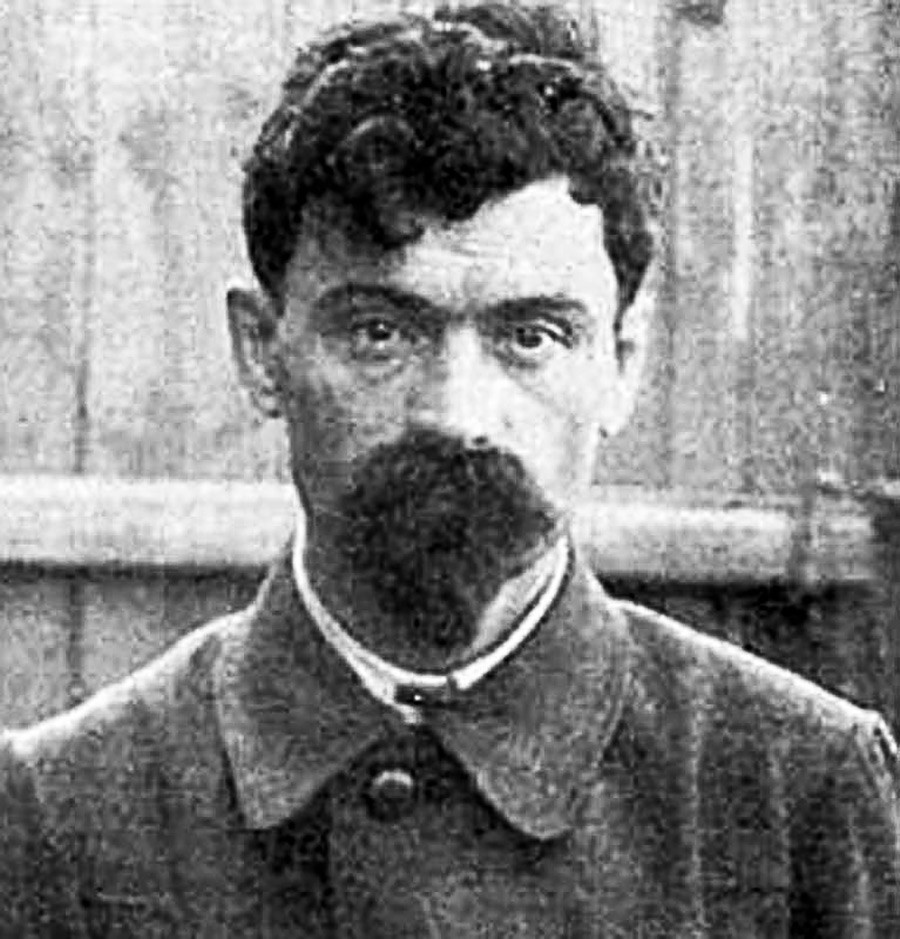 Yákov Yurovski.