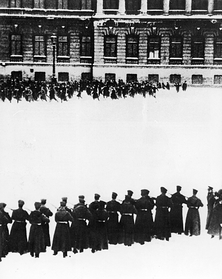 January 9, 1905, became the 'Bloody Sunday' of St. Petersburg, when a peaceful demonstration, which was bringing a petition to the Czar, was shot at by guard troops and police. 