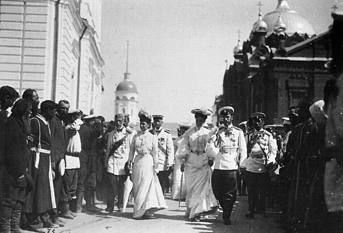 Celebrações em Saróv, 1903.