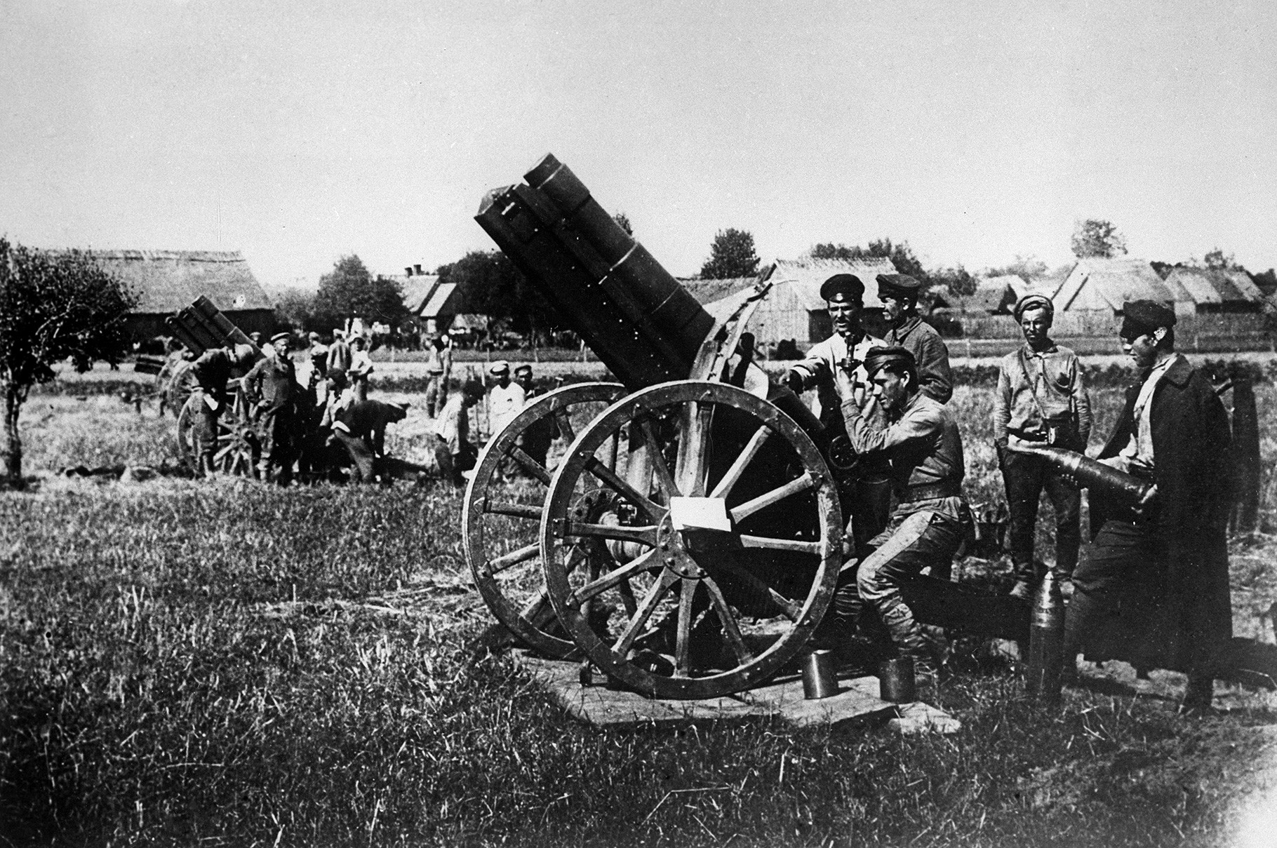Sowjetische Artillerie während des sowjetisch-polnischen Krieges, Ukraine, 1920.