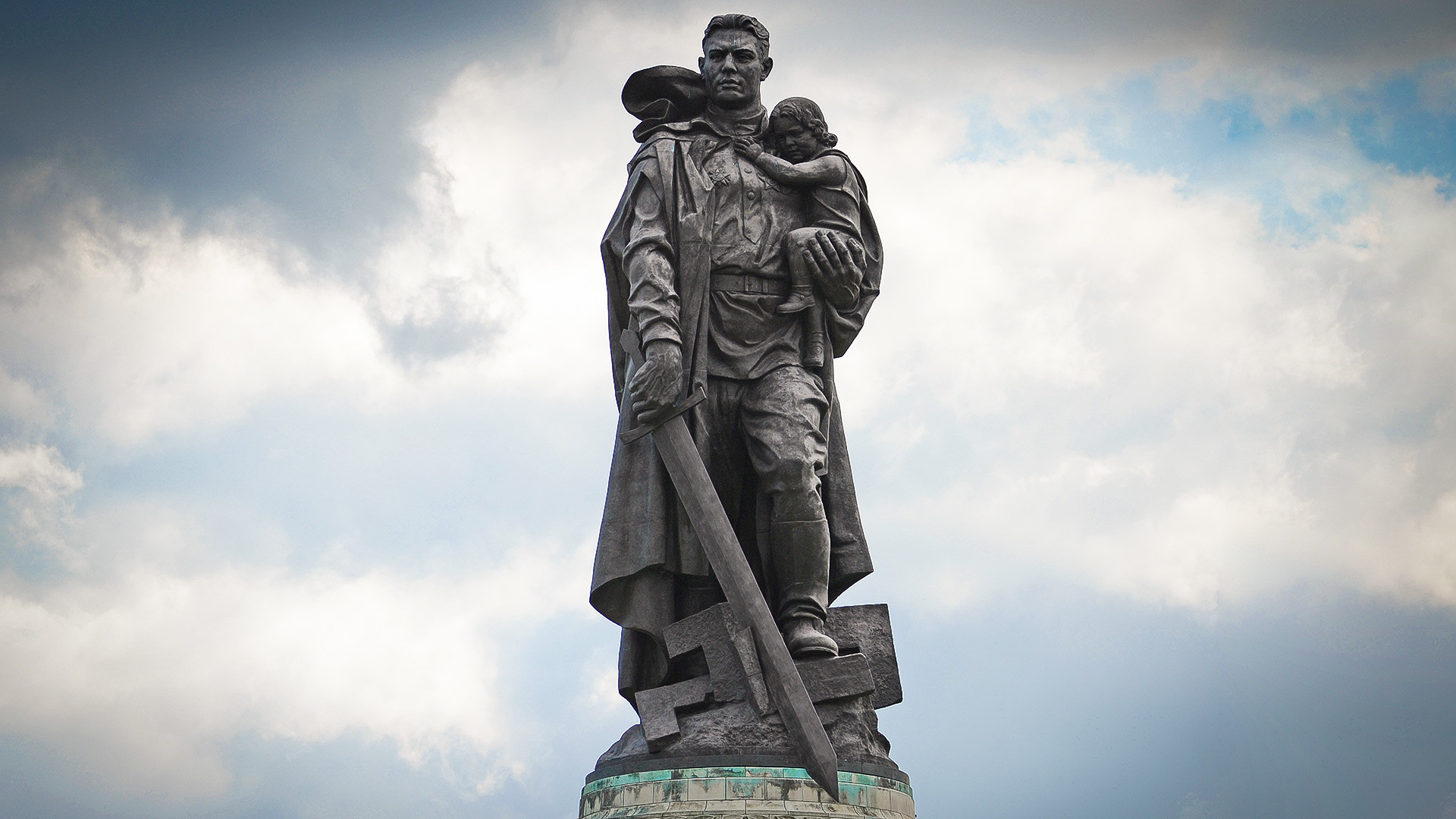 Памятник воину освободителю