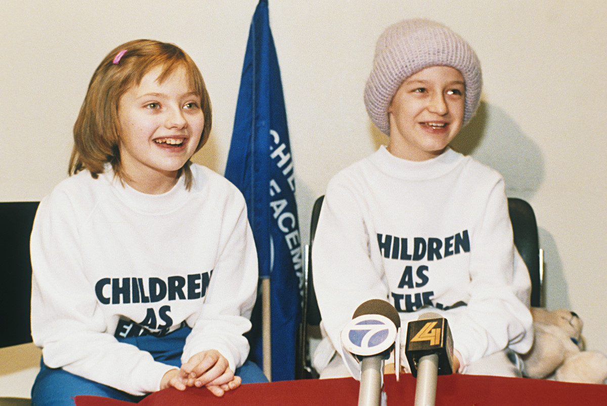 Katia Lytcheva (à gauche), lors de sa visite aux États-Unis  et sa nouvelle amie américaine, Star Rowe.