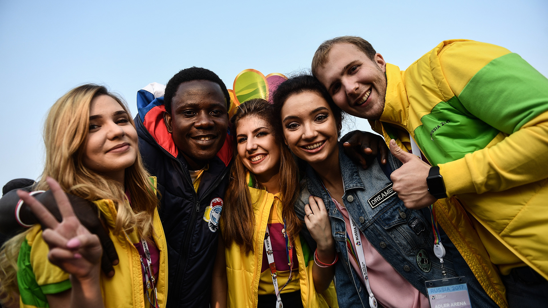 Participants du XIXe Festival international de la jeunesse et des étudiants à Sotchi.