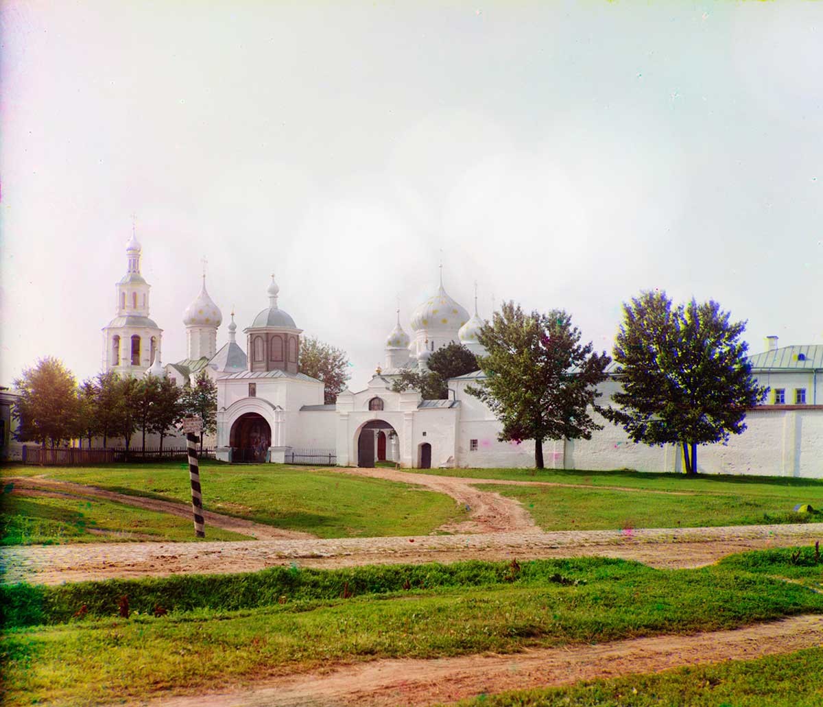 St. Theodore Convent, northwest view. From left: Bell tower, Presentation Church cupola, Chapel of St. Theodore Icon of the Virgin, bellcote over Holy Gate, Cathedral of St. Theodore, north wall. Summer 1911.