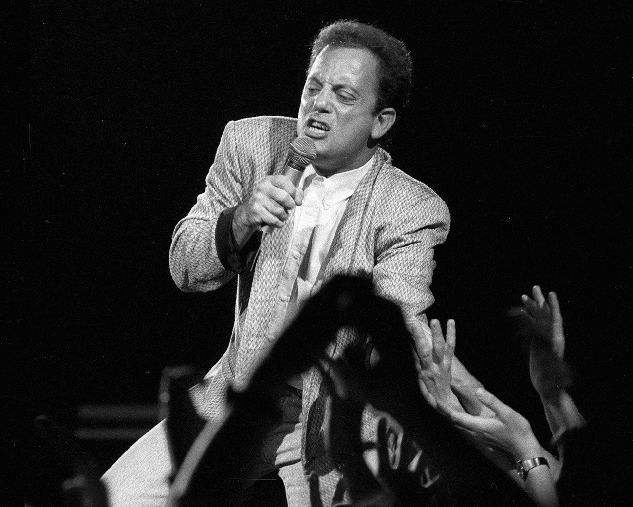 Billy Joel sings at the Olympiisky sport complex, Moscow