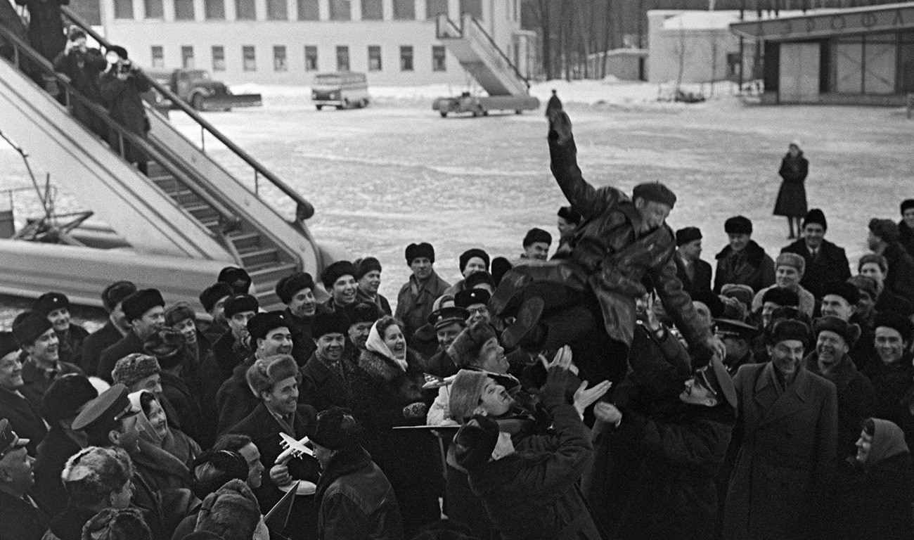 The arriving of the Soviet crew from Antarctica, 1962. 