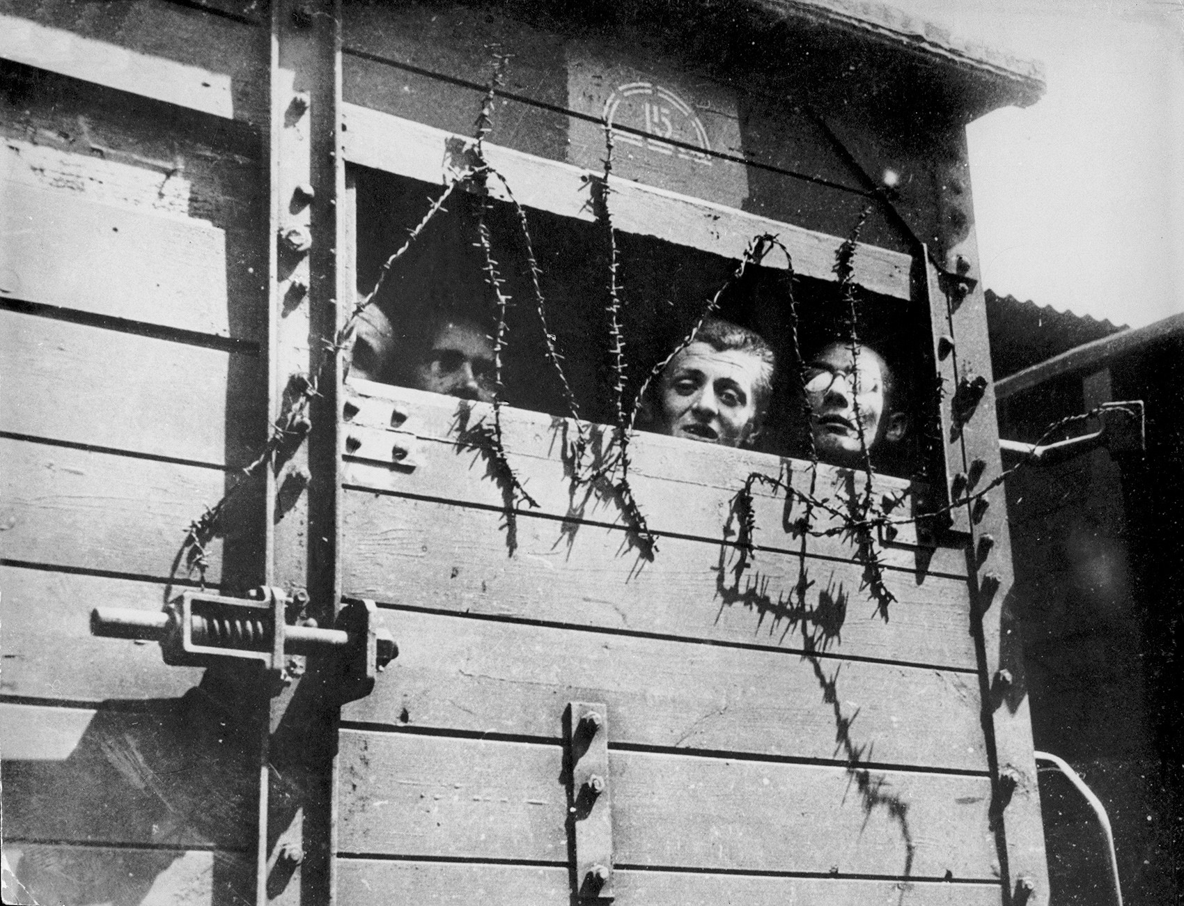 Немецкая машина с заключенными в Польше. В отличие от миллионов людей, погибших в концлагерях, Байерли удалось выжить.