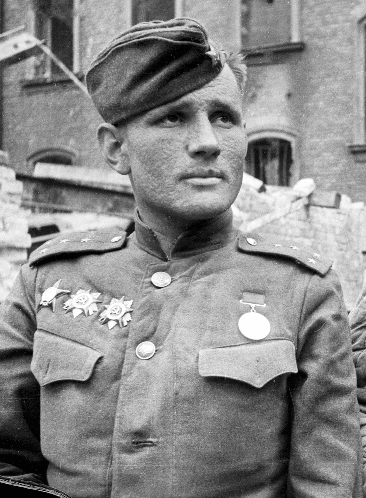 Stepan Neustroev (1922-1998), Soviet officer, commander of the 1st Battalion in the 756th Regiment of the 150th Rifle Division. His unit stormed the Reichstag.