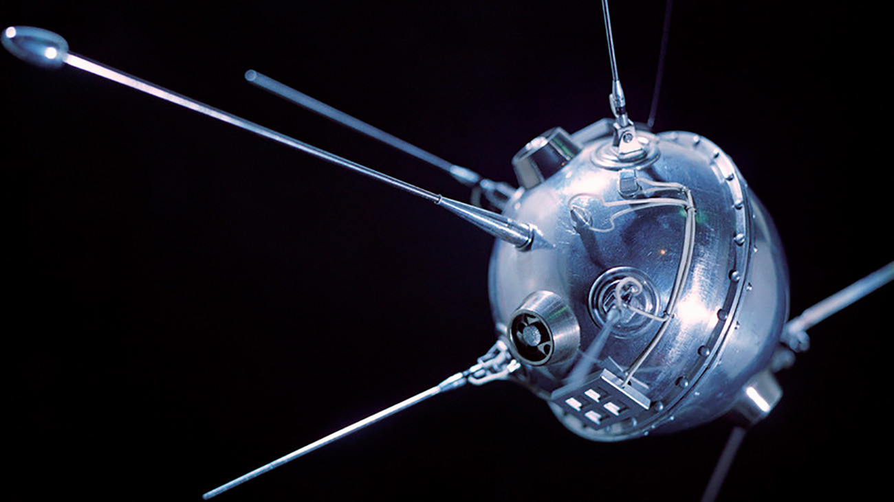 Maket stasiun ruang angkasa otomatis Luna 2.
