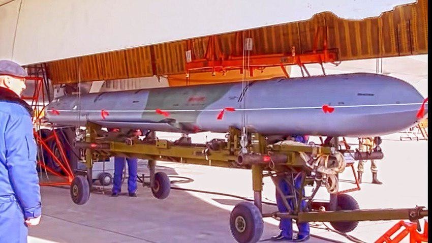 Крстосувачката „стелтна“ ракета Х-101 при опремување на стратешки бомбардер Ту-160