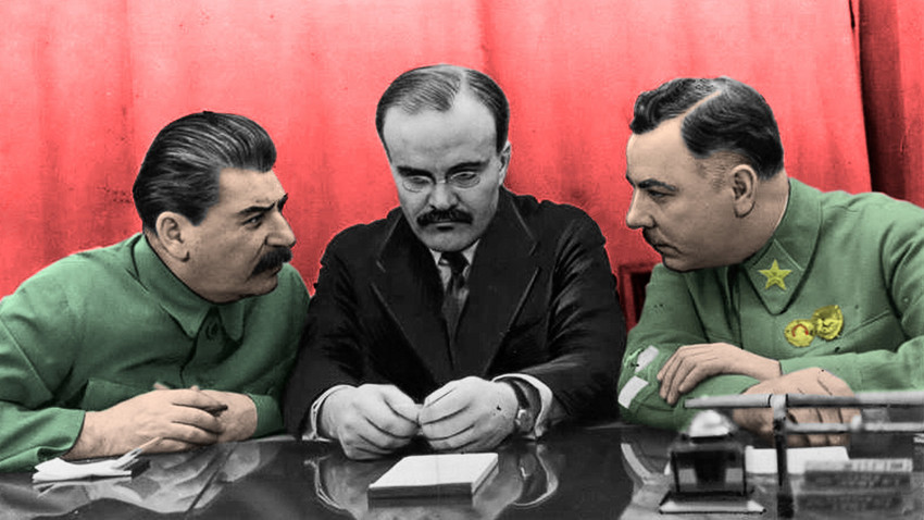 Совјетски лидери (Стаљин, Молотов и Ворошилов) пред тешком одлуком 1939. године.