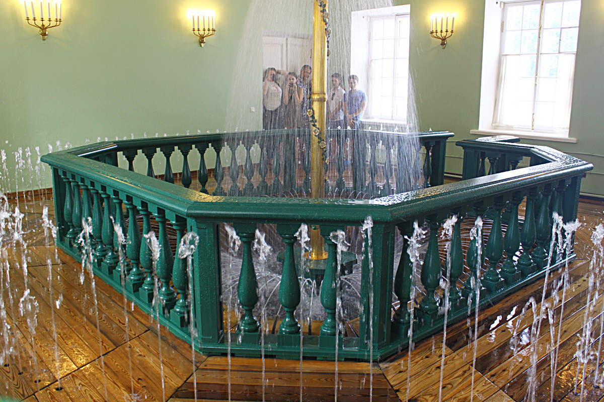 The fountain in the bathing rooms in the Monplaisir Palace