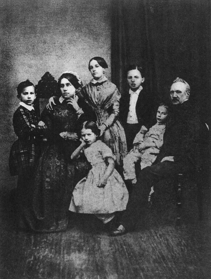 Семейство Чайковски през 1848 г. (Пьотър е вляво)
