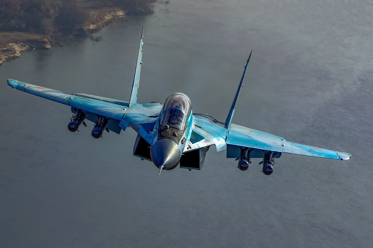 MiG-35 nad Volgo