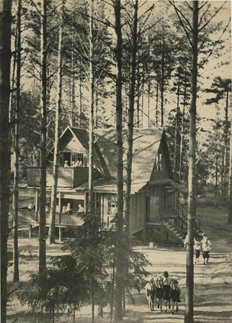 Пионерский лагерь, 1930-е