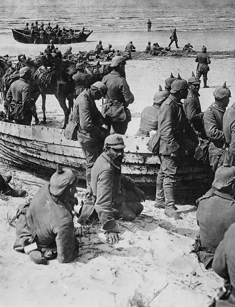 German soldiers resting on the beach at Skatre in Latvia, en route to Libau (Liepaja) during World War I, circa 1915