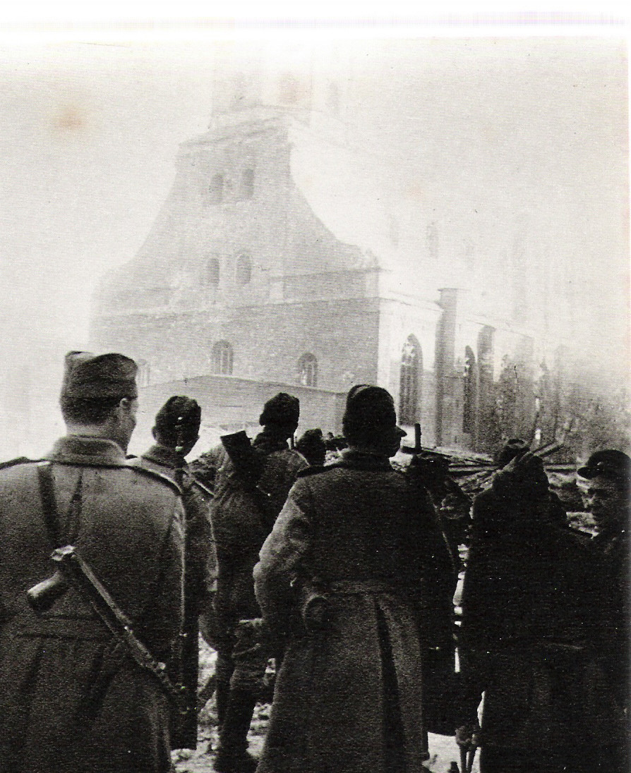 Sovjetski vojnici u Rigi. Listopad, 1944.
