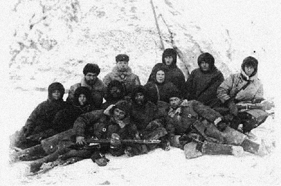 Sovjetski vojaški gardisti po zatrtju upora

