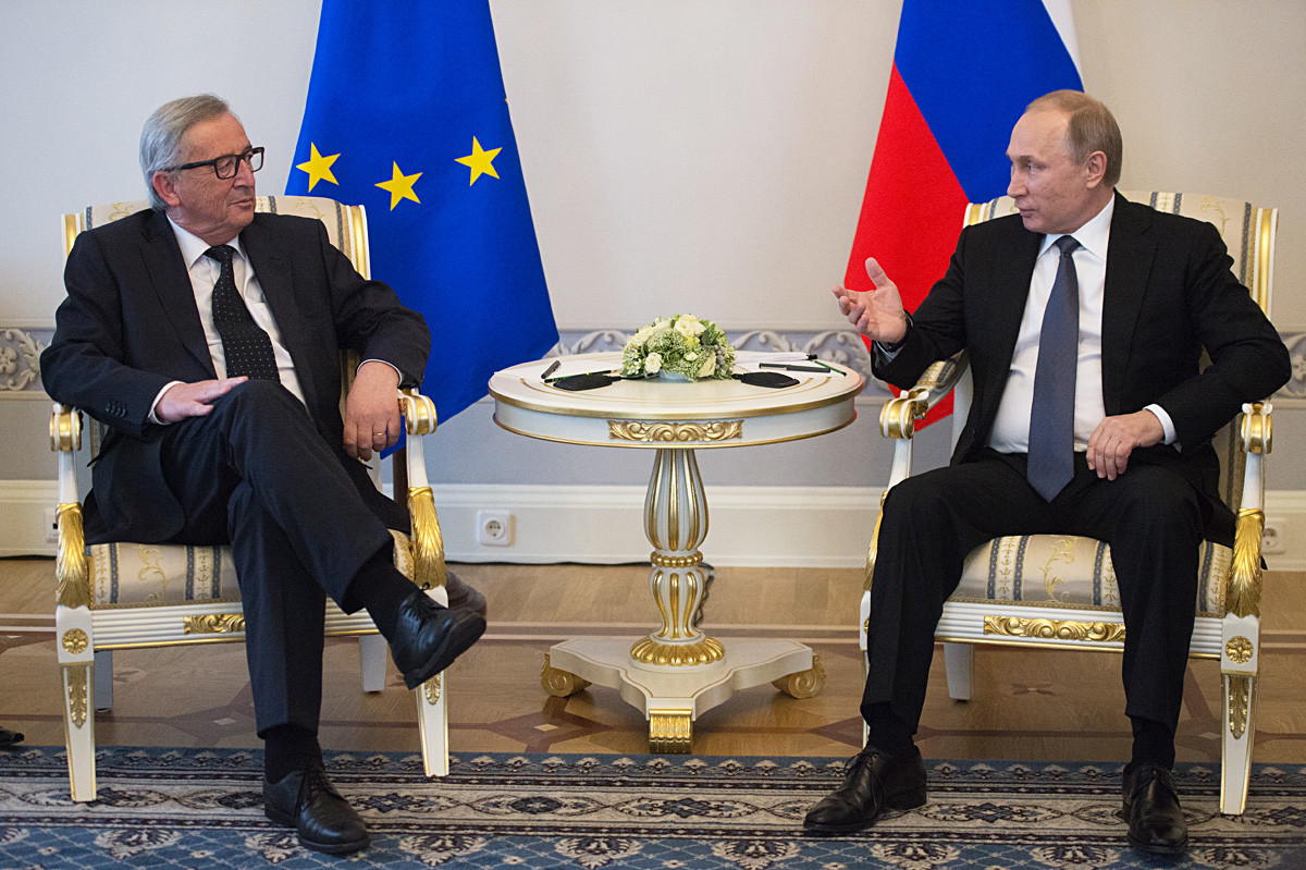 Le président russe Vladimir Poutine avec le président de la Commission européenne Jean-Claude Juncker en 2016