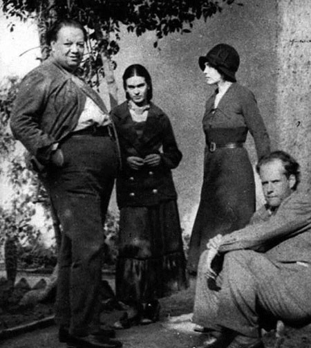 Serguêi Eisenstein (à dir.) com Diego Rivera e Frida Kahlo
