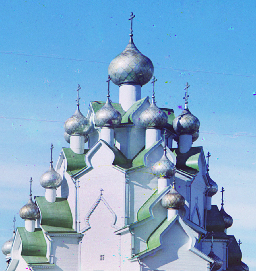 Ankhimovo. Church of the Intercession. Upper structure, southwest view. Four cupolas missing at base of top dome (restored at Bogoslovka). Summer 1909. 