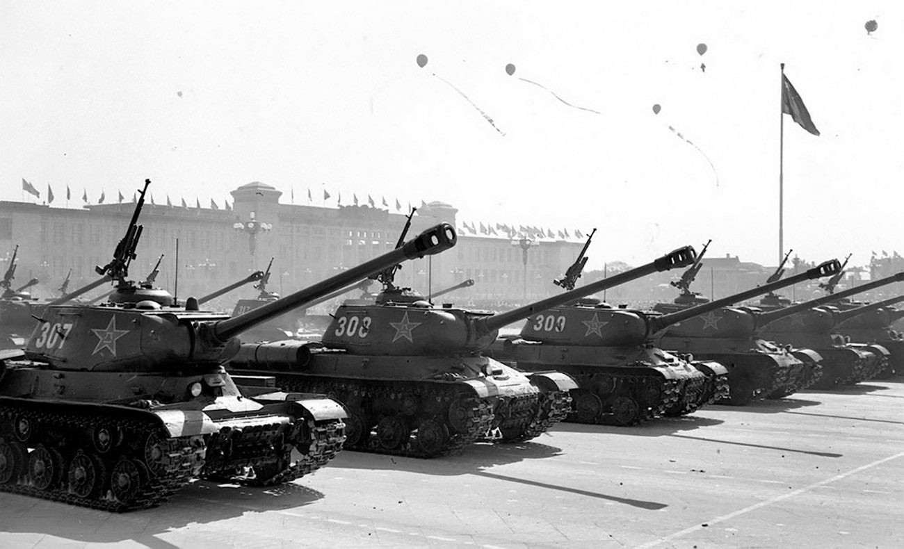 IS-2 während der Jubiläumsparade in China