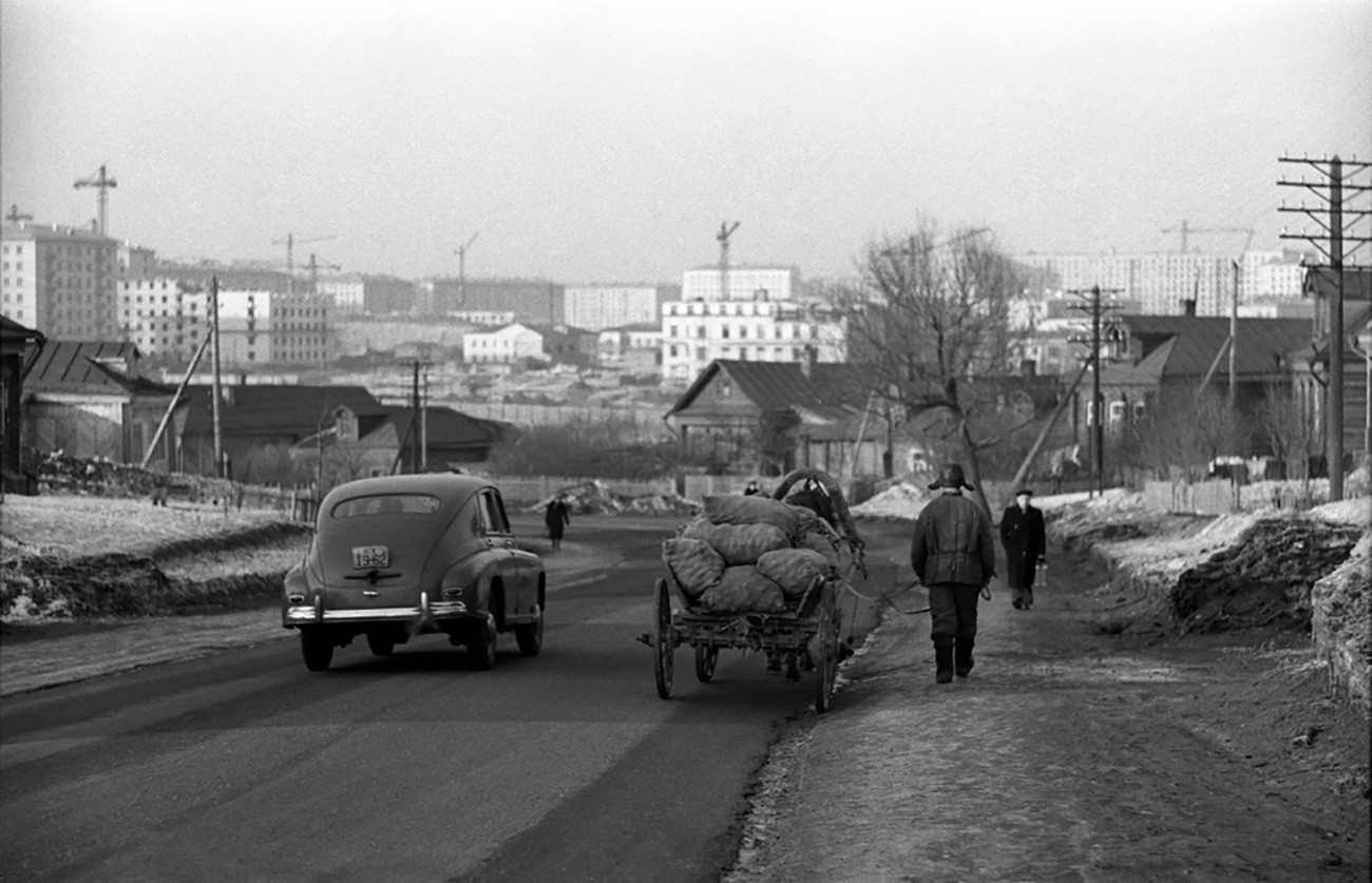 Строительство новых районов Москвы. Трафик на дорогах, 1960 год.