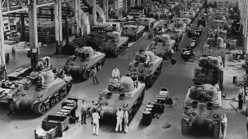 Производња тенкова M4A4 Sherman у фабрици у Детроиту