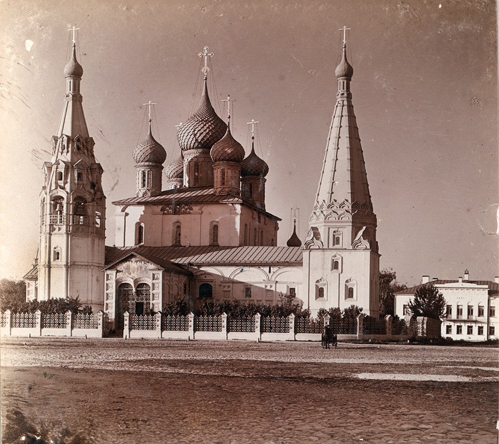 Yaroslavl. Church of Elijah the Prophet, southwest view. Summer 1910.