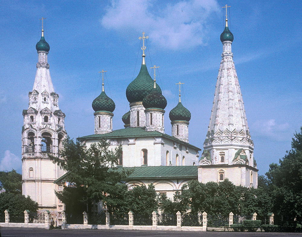 Yaroslavl. Church of Elijah the Prophet, southwest view. August 8, 1994.