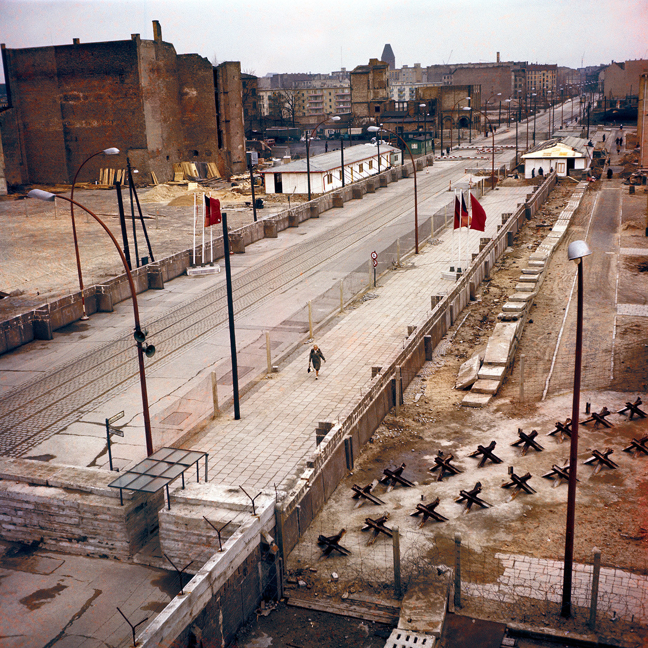 Tembok Berlin di tahun '70-an.