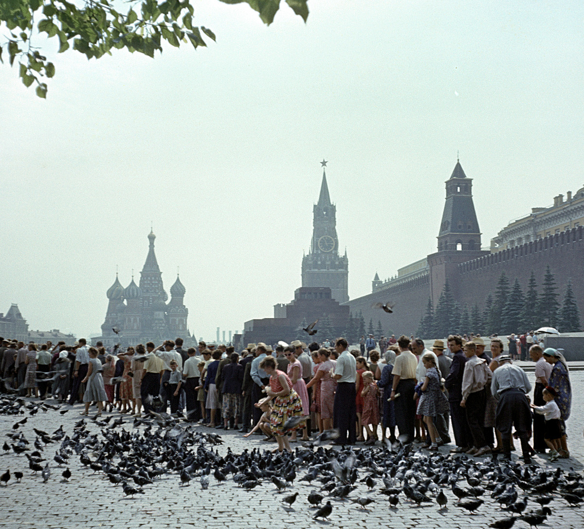 Antrean ke Mavzoleum Lenin, 1961.

