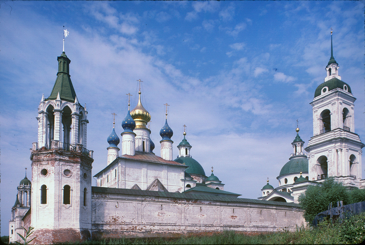 East wall. From left: Southeast corner tower, Conception of St. Anne Cathedral, Church of St. Iakov, Church of St. Dimitry of Rostov, bell tower. July 29, 1997.