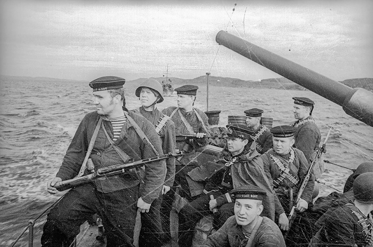 Морски десант пред искрцавање на обалу.