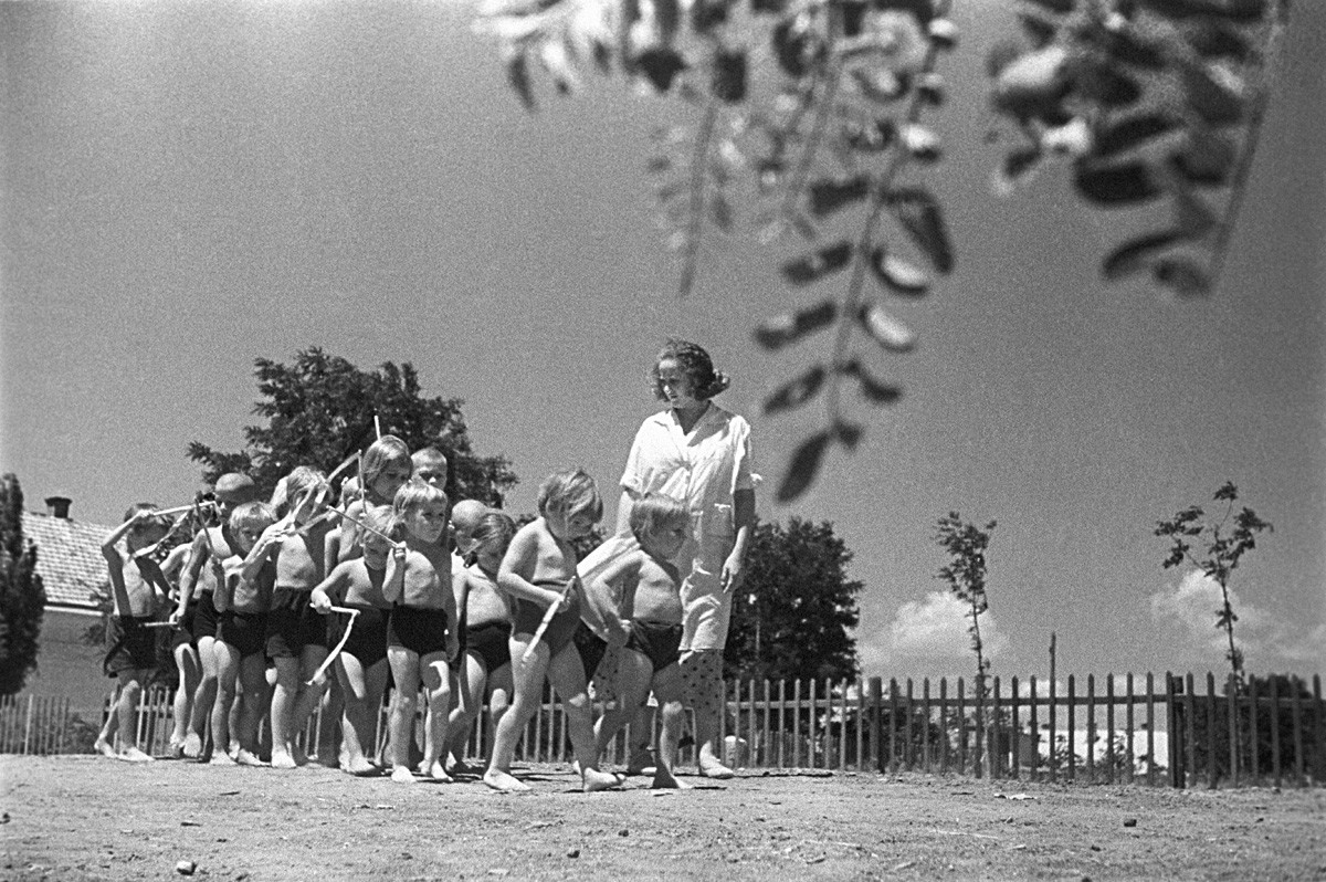 散歩中、クリミア、1939年