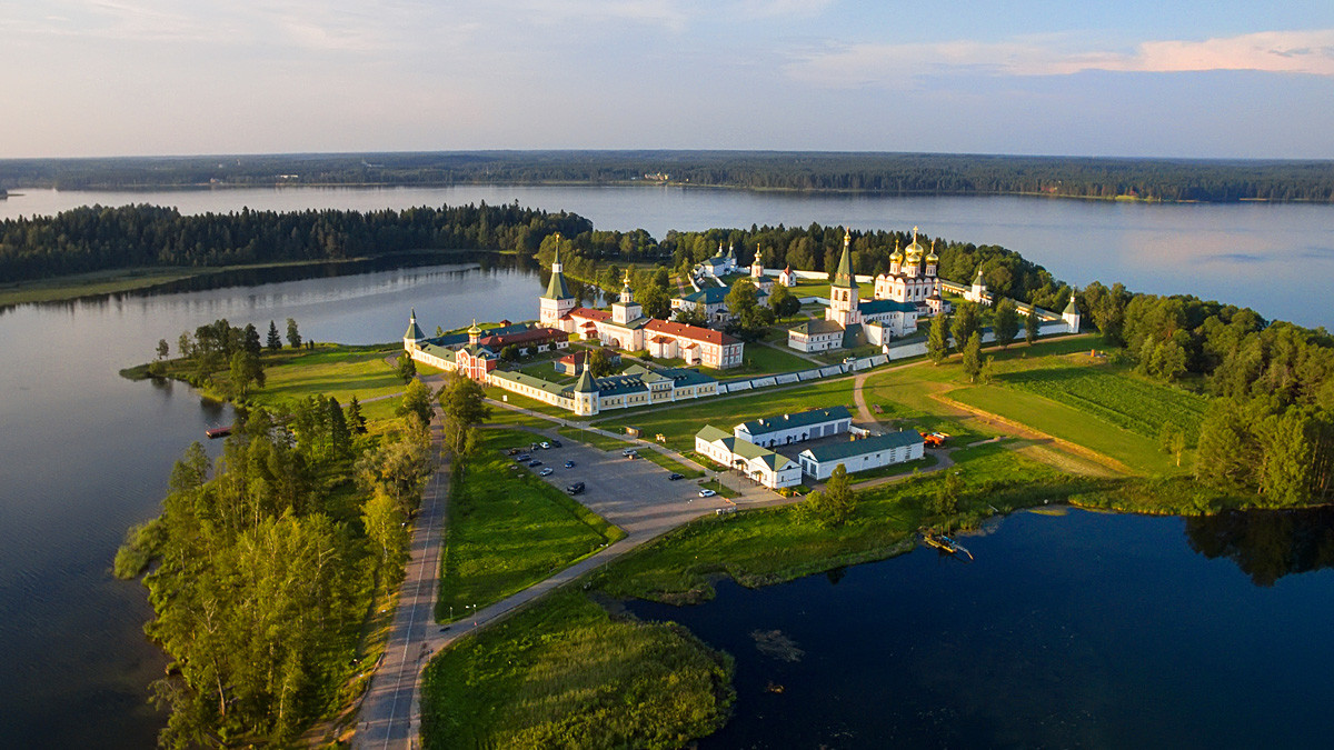 Monastère Iverski de Valdaï, région de Novgorod
