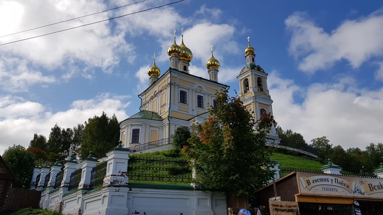 Gereja di atas bukit.