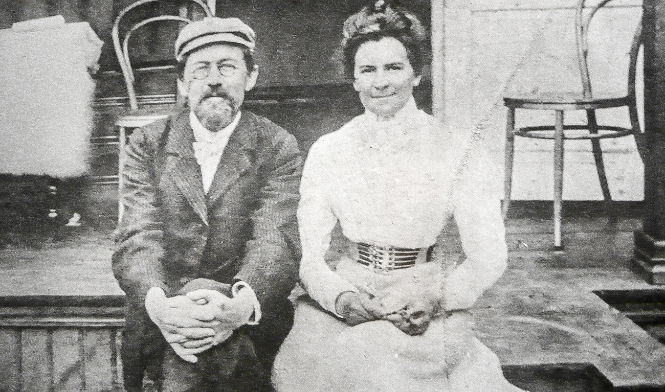 Anton Čehov s svojo ženo Olgo Knipper, igralko, ki je igrala v njegovih dramah.
