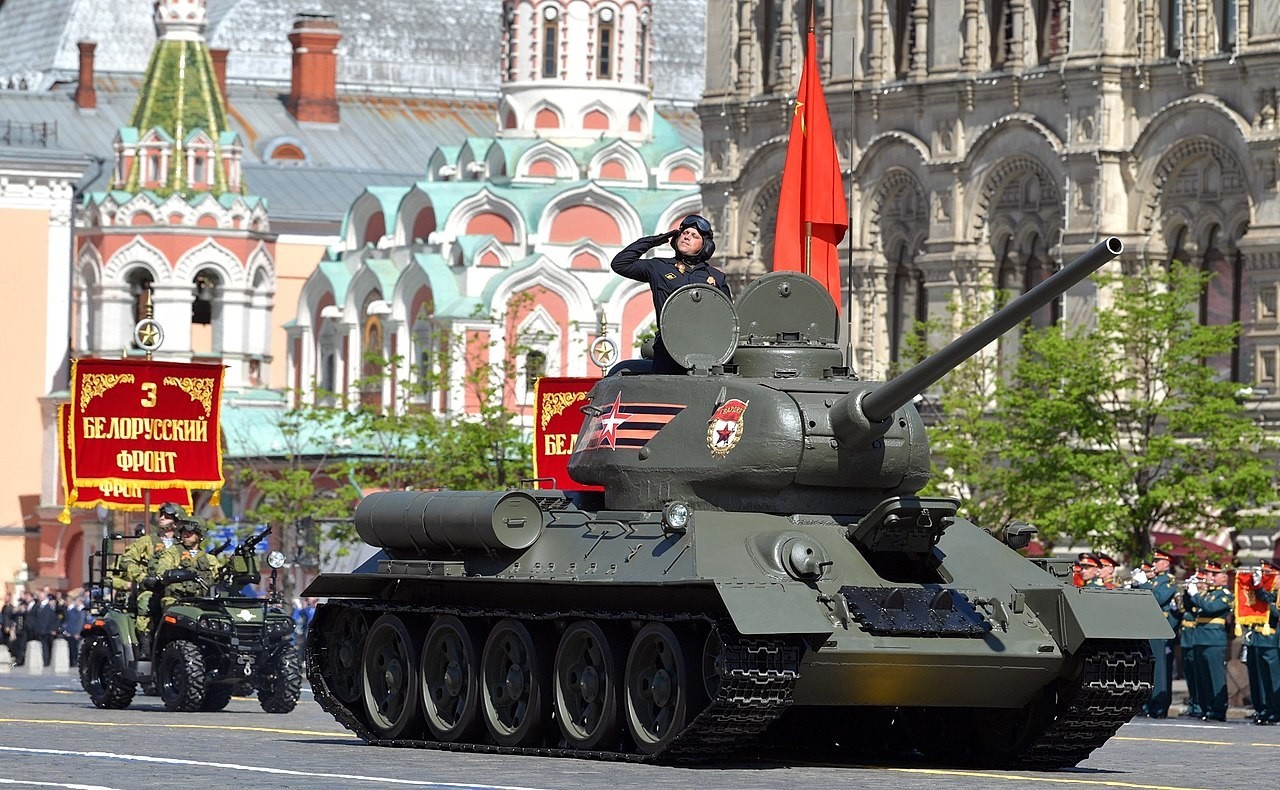 Т-34-85 на Парадата на победата во Москва во 2018 година