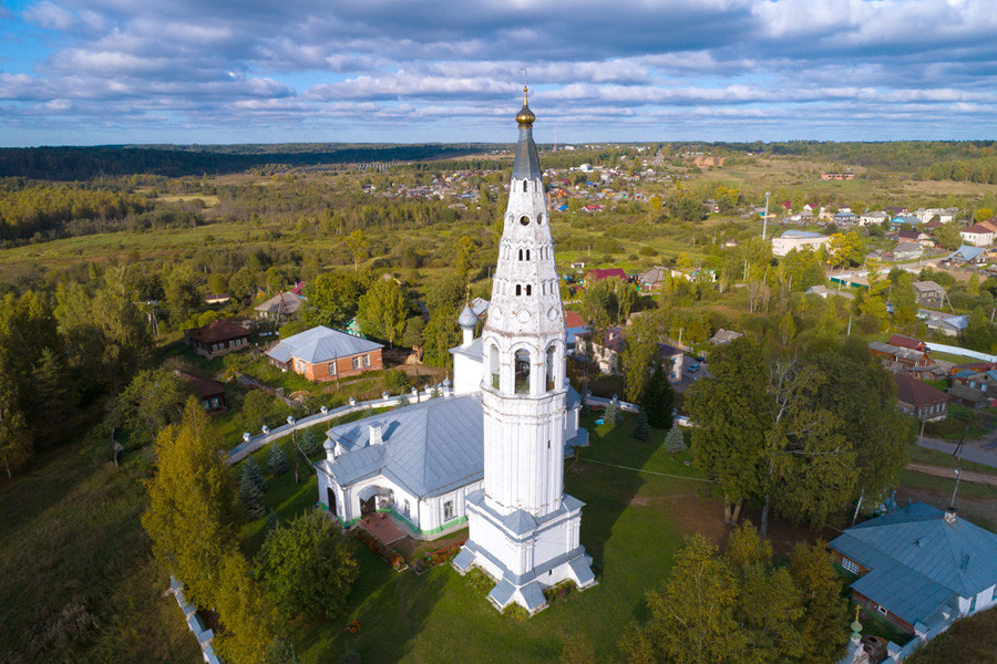 Glockenturm der Verklärungskathedrale in Sudislawl, Oblast Kostroma