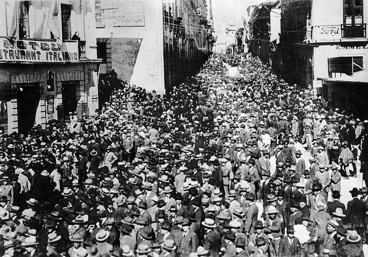Les habitants de La Paz manifestent contre le Paraguay, 1932