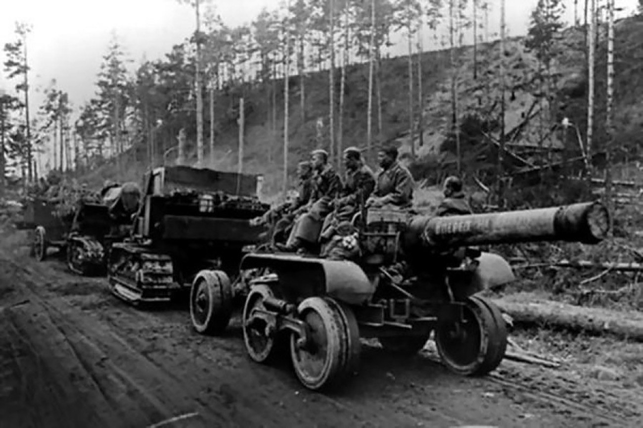 Sovjetski borci na tegljaču, Karelski front, 1944.
