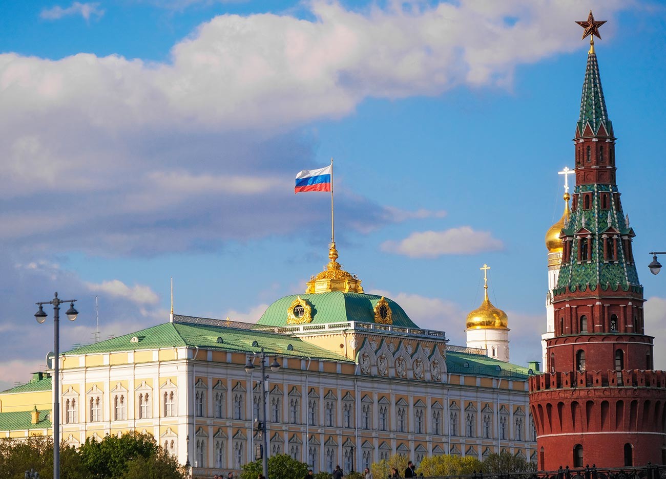 Le Grand Palais du Kremlin et la tour Vodovzvodnaïa