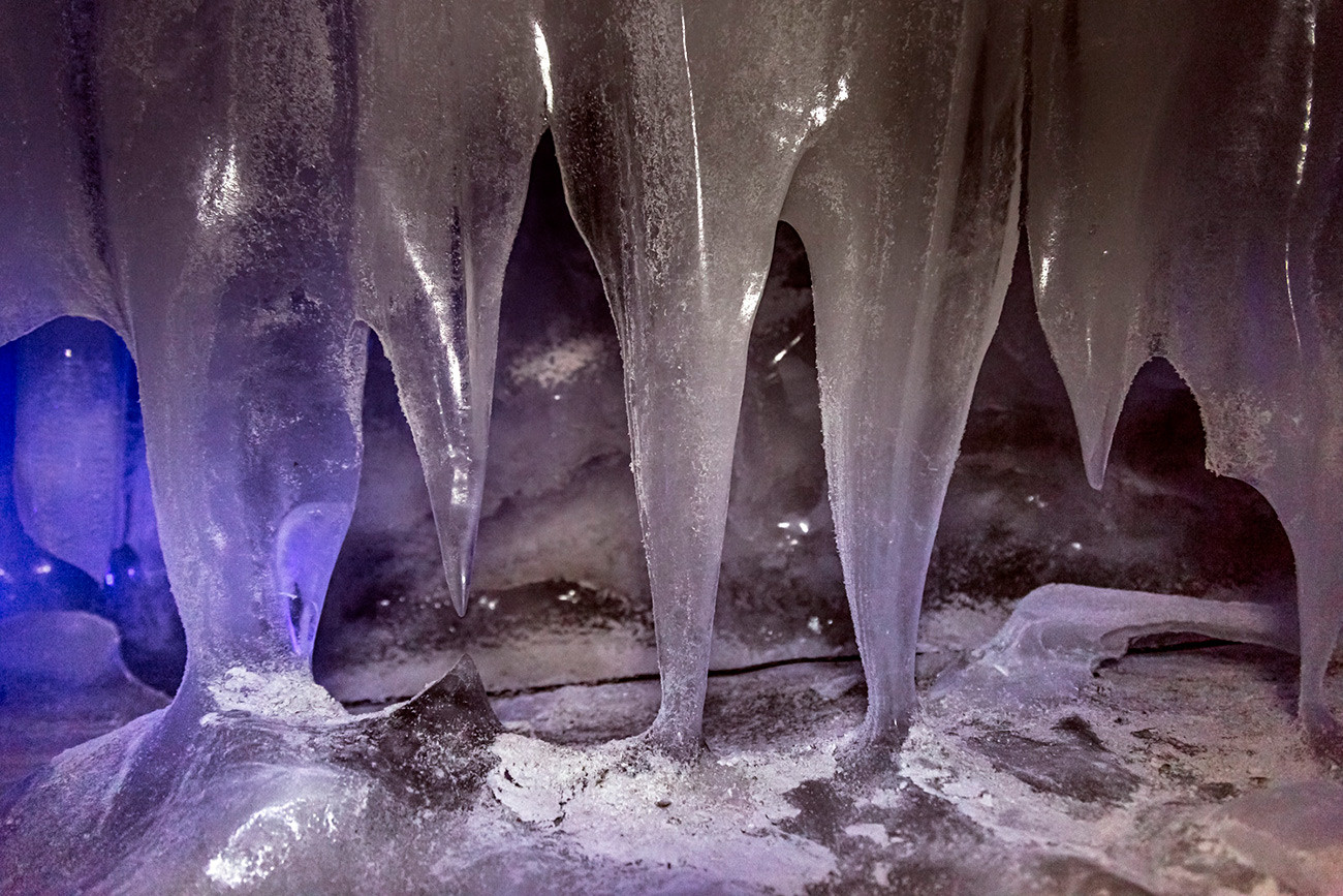 Кунгурская Ледяная пещера сталактиты и сталагмиты