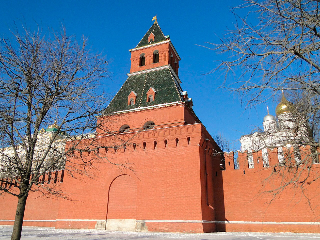 Taynitskaya tower of the Moscow Kremlin